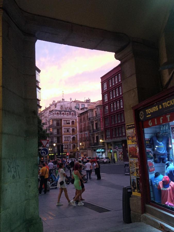 Aparthotel Ardmadrid Centro Luaran gambar