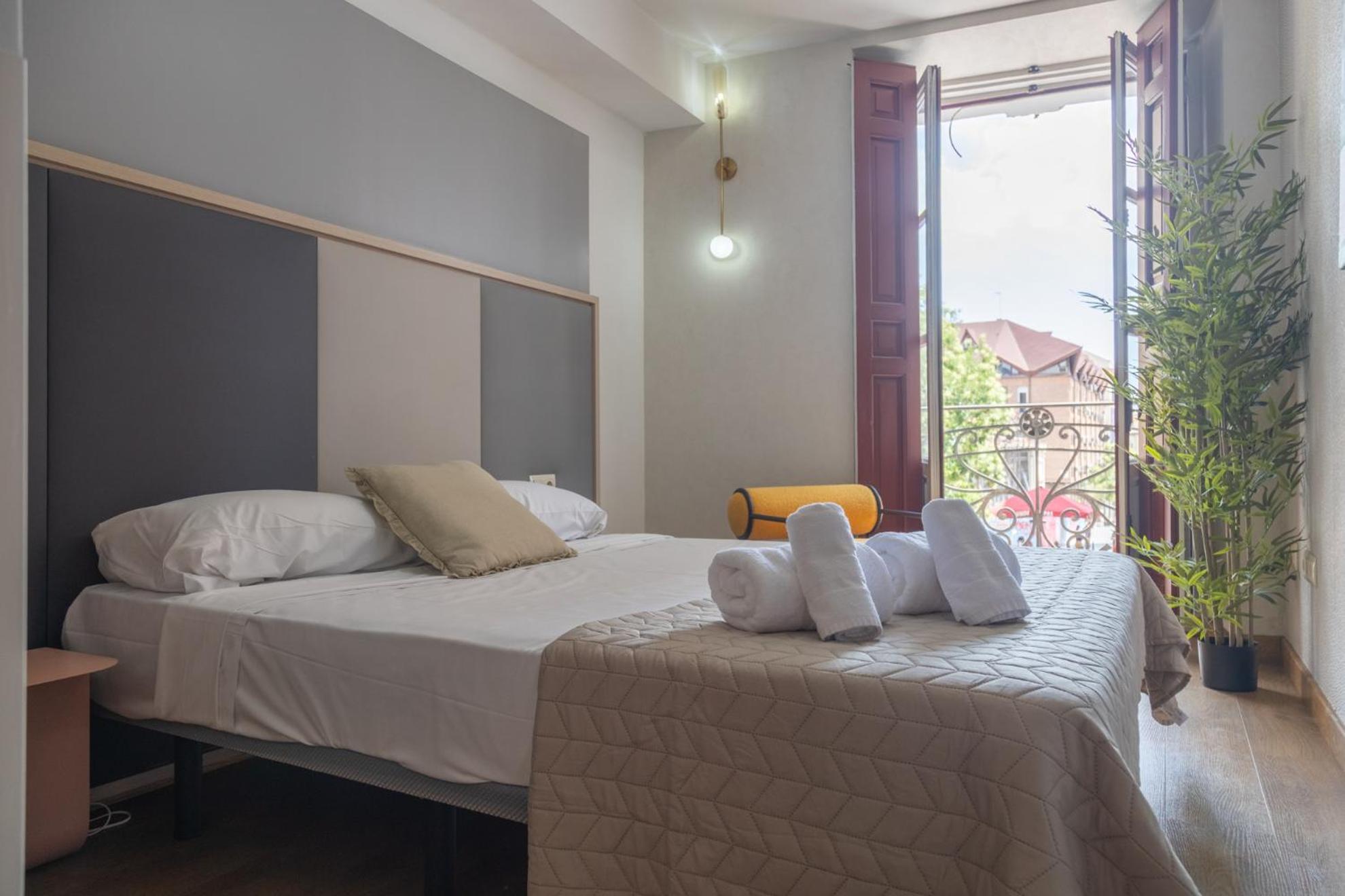 Aparthotel Ardmadrid Centro Luaran gambar
